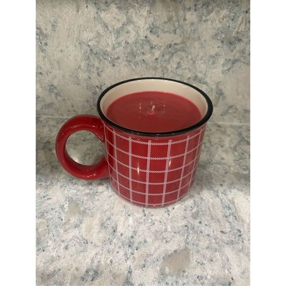 Cran-Apple Red Plaid Hallmark Mug Candle - Picture 1 of 6